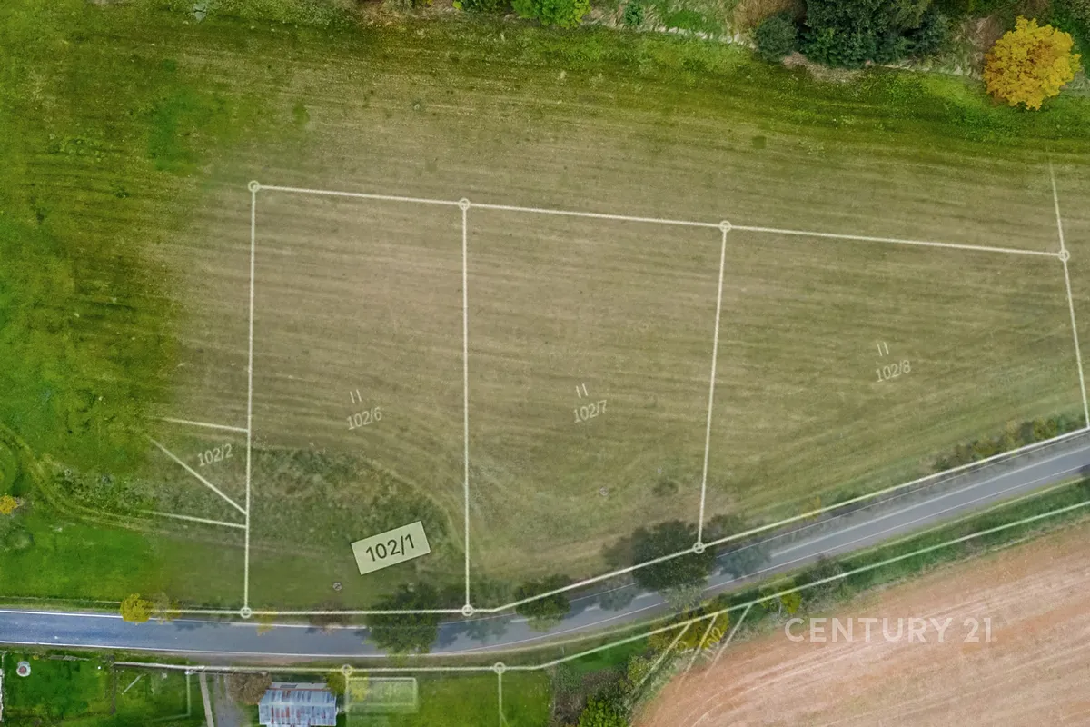Prodej stavebního pozemku 1738 m²